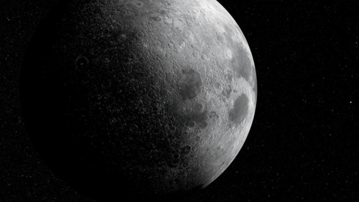 Bildet kan inneholde: fotografi, måne, astronomisk objekt, natt, monokrom fotografering.
